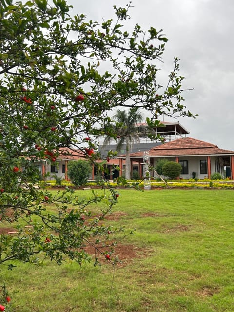 The Sunset Lawns Farm Stay in Pune