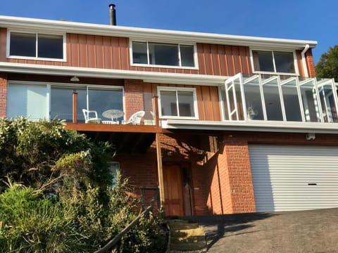 Property building, View (from property/room), Balcony/Terrace, City view, Landmark view, Mountain view, River view, Quiet street view