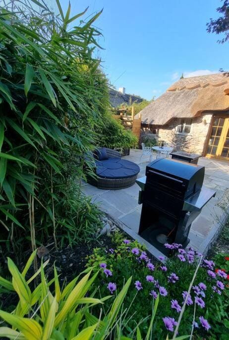 Little Thatch House in Corfe Castle