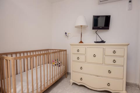 Bed, Bedroom, cot