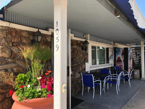 The Shores Inn Motel in Ventura