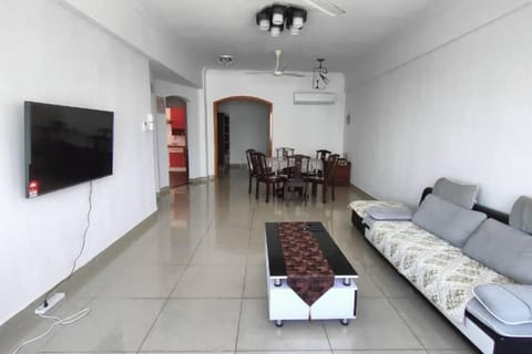 Likas Square Cozy Family 3 bedrooms - Keysuites Apartment in Kota Kinabalu