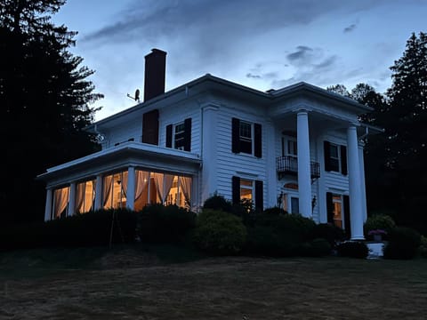 Entertainer's Luxury Retreat Villa in Litchfield County