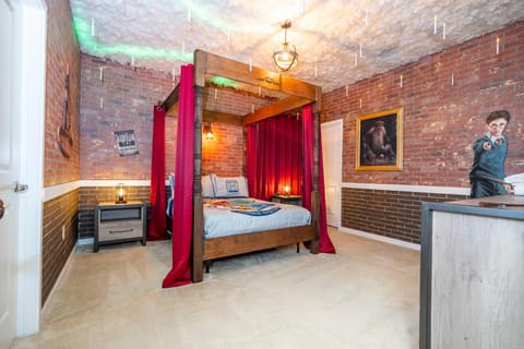 Luxury Awaits at Bella Vida Resort: Your 12-Bedroom 11-Bathroom Retreat House in Kissimmee