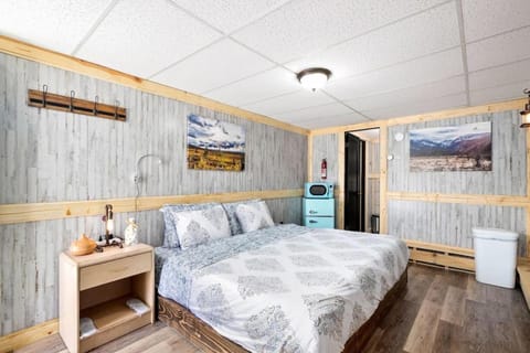 8 Private room in heart of Leadville dog friendly Apartment in Leadville