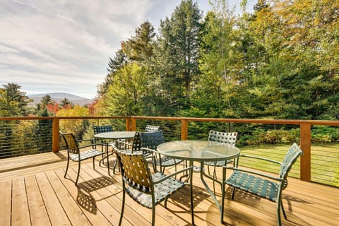 Winhall Home with Deck and Views, 6 Mi to Ski Slopes! Haus in Winhall