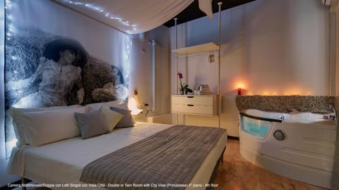 Hot Tub, Bedroom