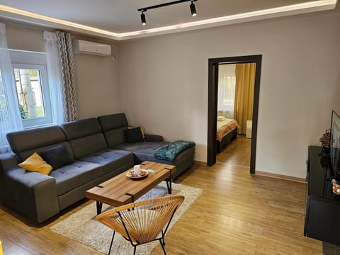 AeroVista Apartment Condo in Belgrade