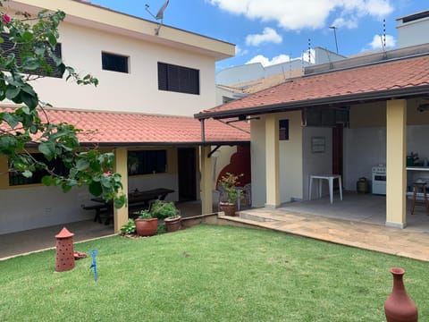 Excelente propriedade com belo jardim! Casa in Presidente Prudente