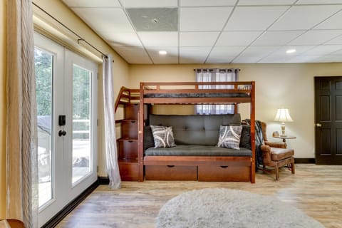Pet-Friendly Vacation Rental in Hickory with Pool! Maison in Hickory