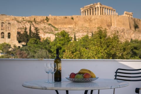 View (from property/room), Dining area, Landmark view, Landmark view, Location