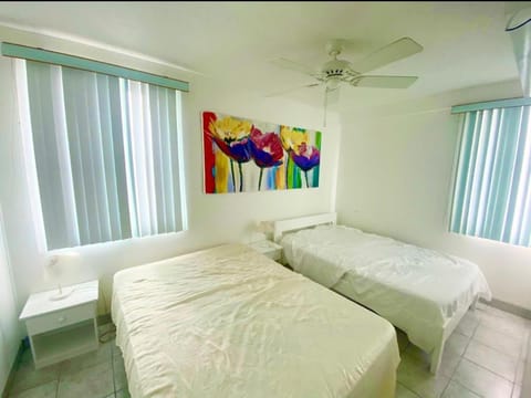 Departamento 4 habitaciones 8 personas vista al mar 2do piso en Playa Almendro, Tonsupa Apartment in Tonsupa