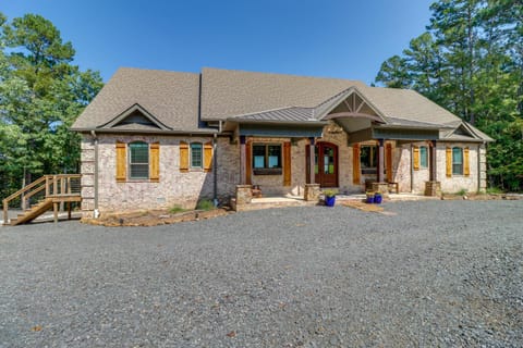 Family-Friendly Edgemont Home with Deck and Lake Views House in Greers Ferry Lake