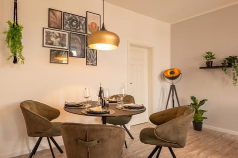 maremar - Style Apartment im Zentrum - Luxus Boxspringbett - Arbeitsplatz - Highspeed WLAN Apartment in Gera