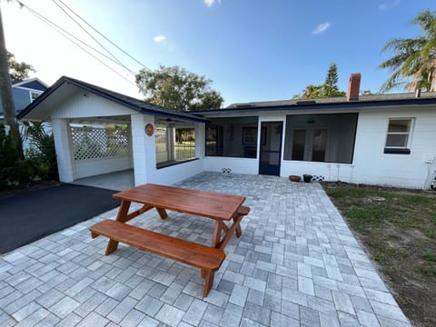 7th Avenue Bungalow House in Mount Dora