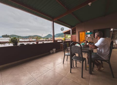 Natural landscape, Living room, Seating area, Communal kitchen, Mountain view