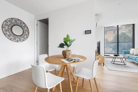 Executive Resort-Style Living at Leafy Albert Park Apartment in Saint Kilda