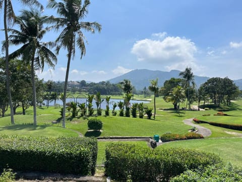 Golfcourse, Mountain view