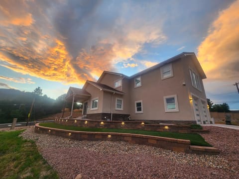 Property building, Day, Natural landscape, Mountain view, Sunset