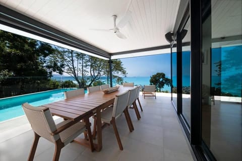'Whitsunday Blue' Luxury Home with Ocean Views Haus in Airlie Beach