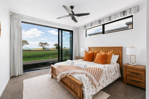 Luxury Escape with ocean views. House in Bay Of Plenty