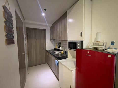Minimalist condo at the heart of the Metro Condo in Mandaluyong