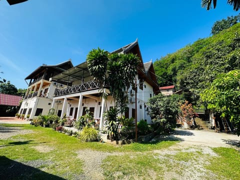 Property building, Natural landscape, Garden, Garden view