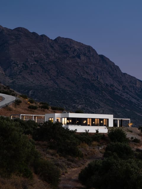 Property building, Natural landscape, Mountain view