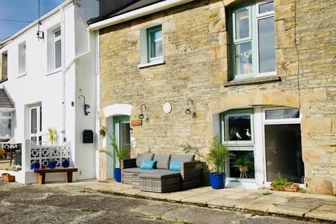 Property building, Patio, Street view