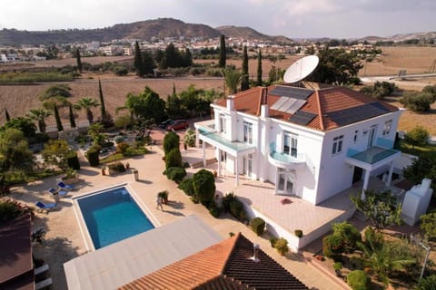 Palmera Mansion Villa in Oroklini