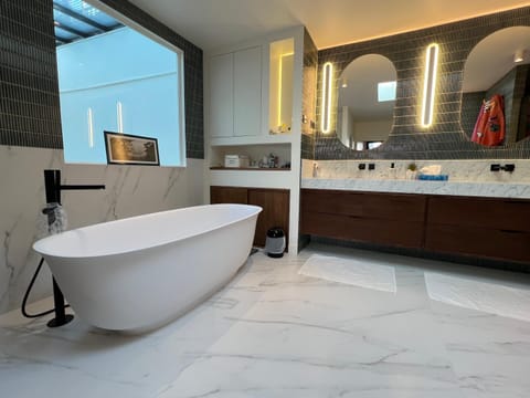 Bathroom, Bath