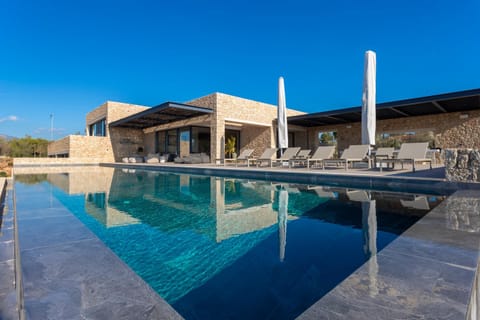 Day, Pool view, Swimming pool, sunbed