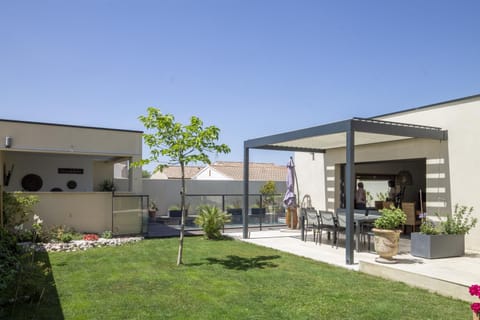 Patio, Garden, Garden view