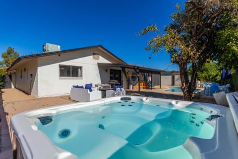 5BR Pool Home in Downtown Gilbert home House in Gilbert