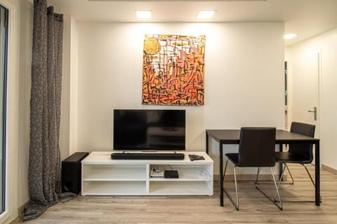 ZenBNB / La Gallery /Proche Suisse Condo in Saint-Julien-en-Genevois