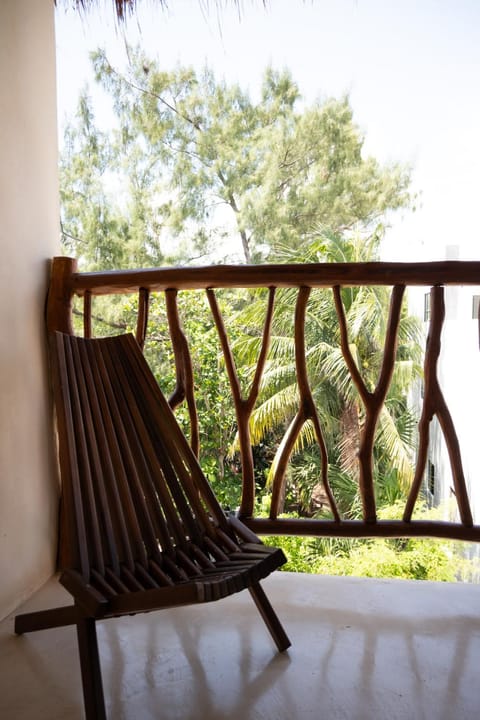 View (from property/room), Balcony/Terrace, Garden view