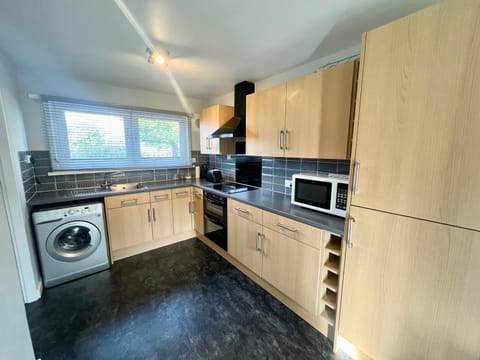 Spacious 2 double bed city home House in Hereford