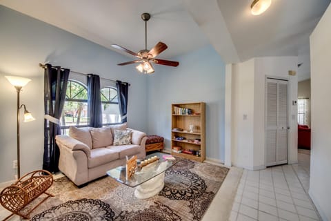 Villa McArita - 4 bedroom home w. heated pool on the water Chalet in Cape Coral