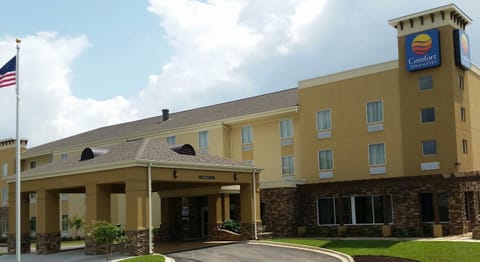Comfort Inn & Suites Dothan East Motel in Dothan