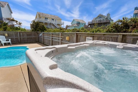 6173 La Dolce Vita 200ft to Beach Access House in Nags Head