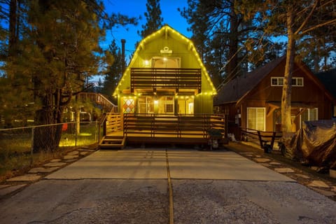 Rainbow House House in Big Bear