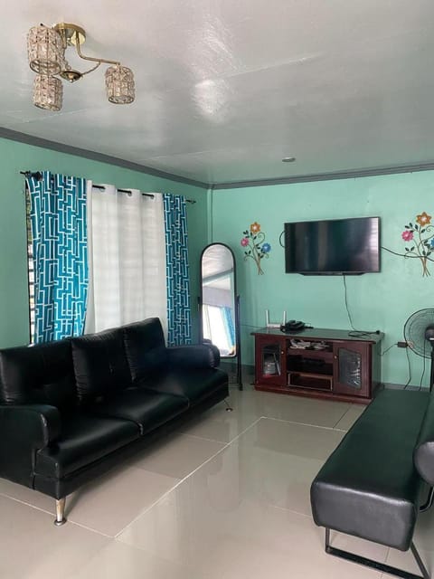 AB Yam Staycation Gensan (can accommodate up to 15 pax) House in Davao Region