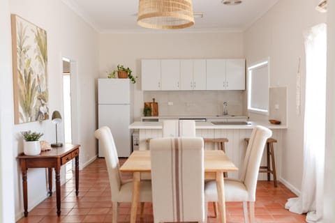 Pet Friendly Family Home in Bluff Point House in Geraldton