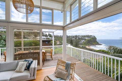 The Bungan - Beachfront W Access To Bungan Beach House in Pittwater Council