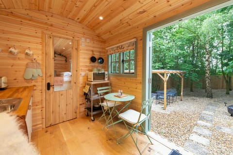 Shepherds Hut with Hot Tub House in Borough of Swale