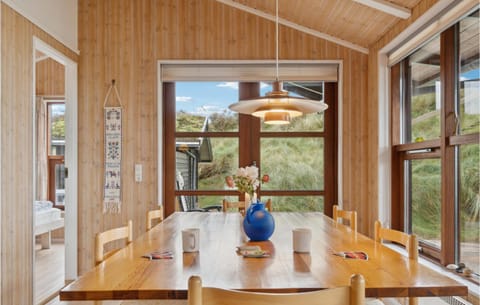 Stunning Home In Saltum With House Sea View Maison in Løkken