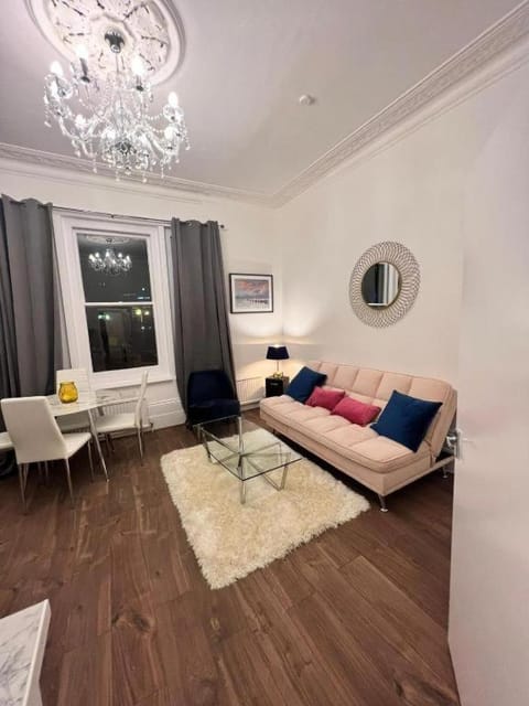 Iconic One Bed Apartment in Chiswick Apartamento in Brentford