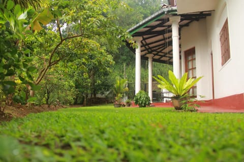 Property building, Day, Garden, Garden view