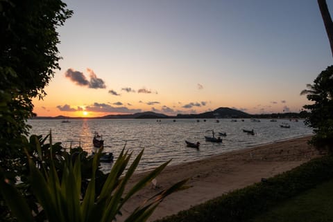 Nearby landmark, Day, Natural landscape, Lake view, Sea view, Sunset