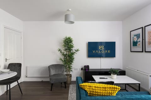 Central 1-Bed perfect for you By Valore Property Services Condo in Milton Keynes